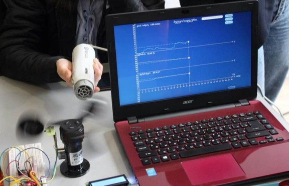  STEAM-კლუბი მონაწილეობას იღებდა საქართველოს ტექნიკური უნივერსიტეტის ღობისძიებაში ,,ფიზიკის როლი კრეატიულ სამყაროში"