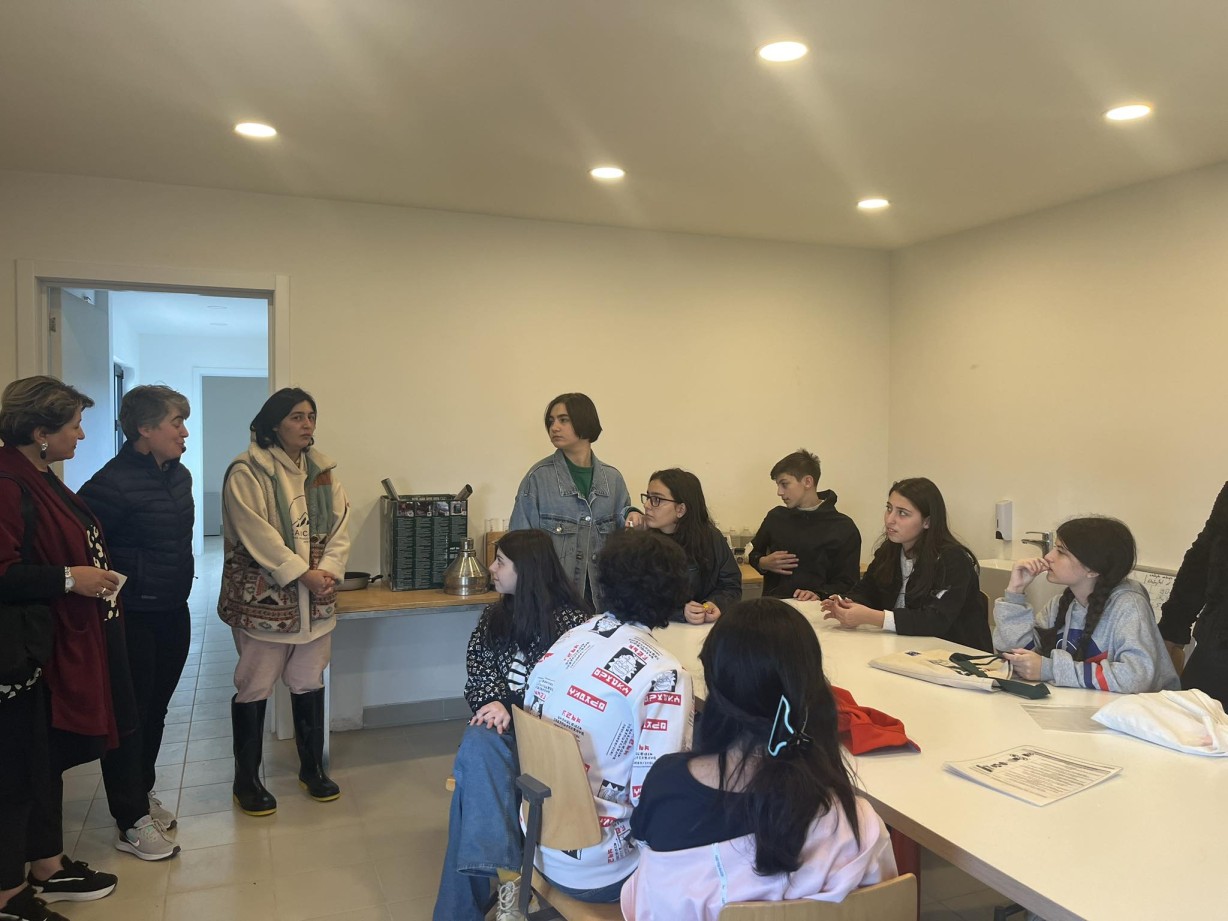  მეწარმეობის კლუბის წევრების ვიზიტი აგრარულ სკოლაში