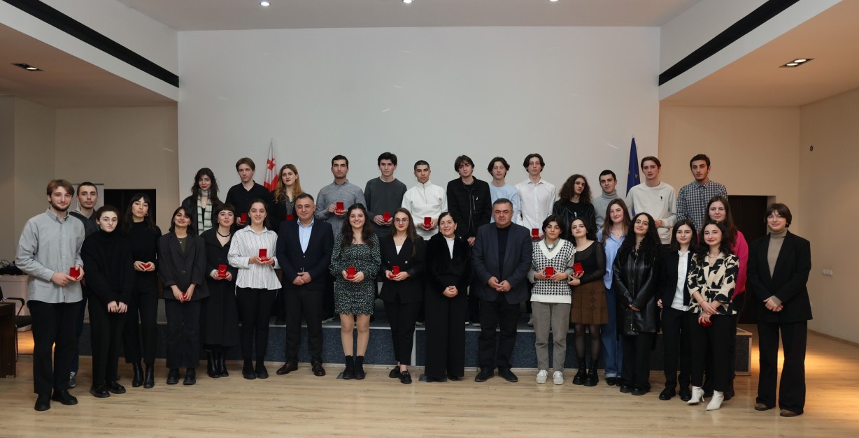  ოქროსა და ვერცხლის მედლების გადაცემის ცერემონია